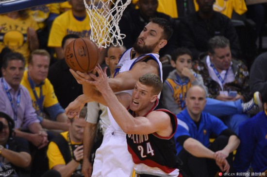 由中场的位 由中场的位