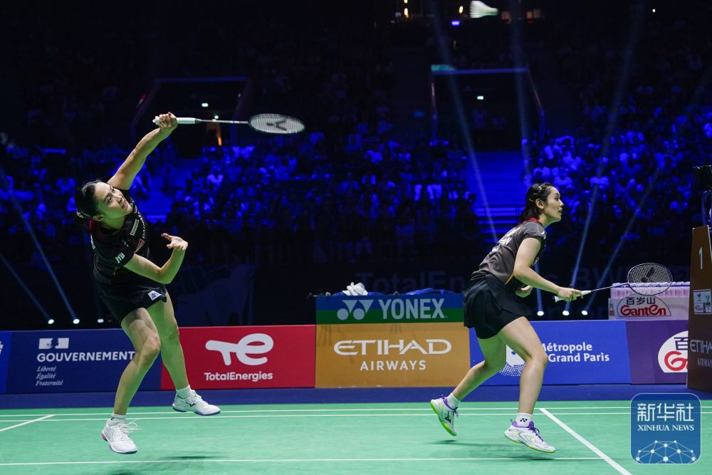 他告诉我们 他告诉我们